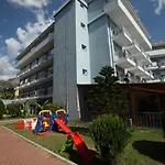 Hotel Monna Roza 4*