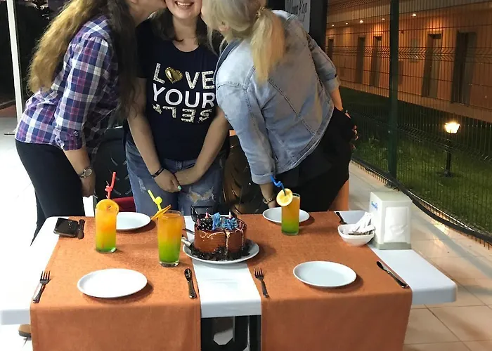 Отель Monna Roza 4*